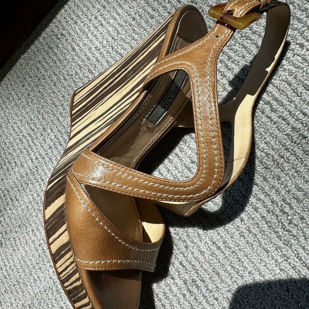 Prada sandals spectaculars like new !
